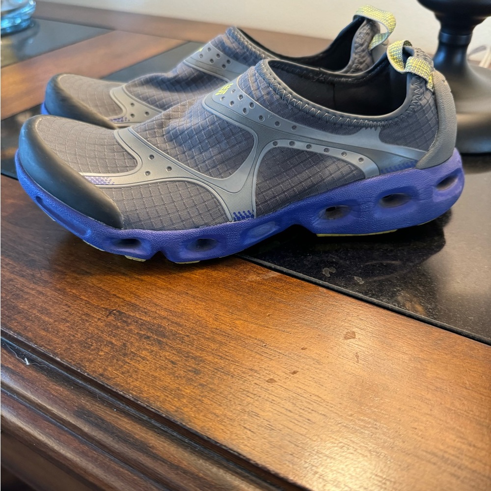 Men’s Columbia Water Pod swimming shoes size 6.5 purple /gray Omni grip